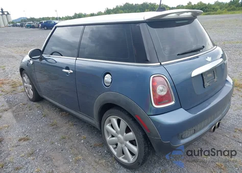 2010 Mini Cooper S z USA, uszkodzony, nr VIN WMWMF7C52ATX44213